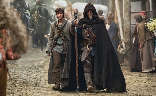 Ben Barnes as Tom Ward and Jeff Bridges as Master Gregory in Seventh Son.