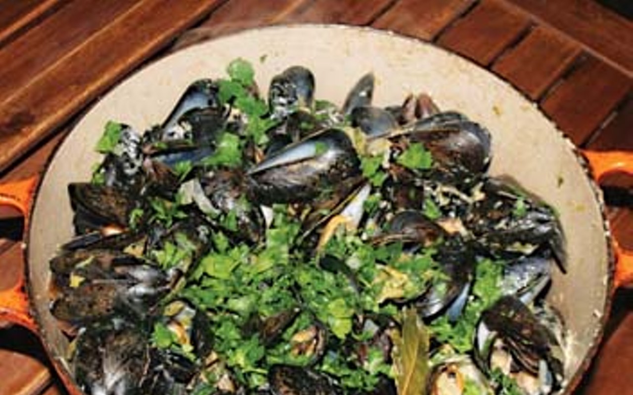 Mussels steamed in Guinness