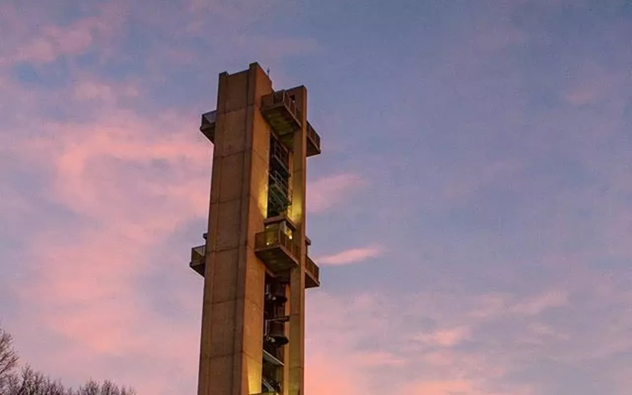 Image: Caroling at the Carillon