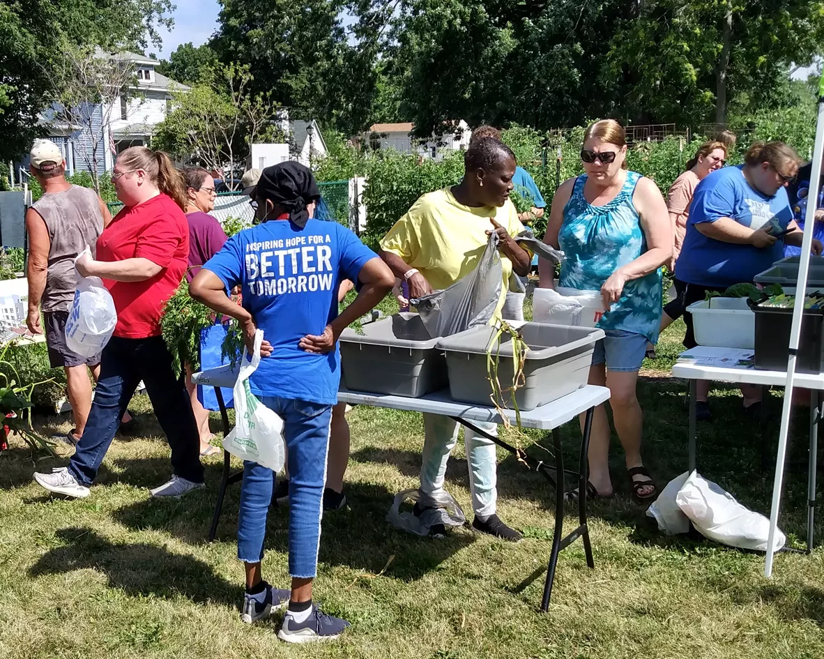 Everyone loves free fresh produce!