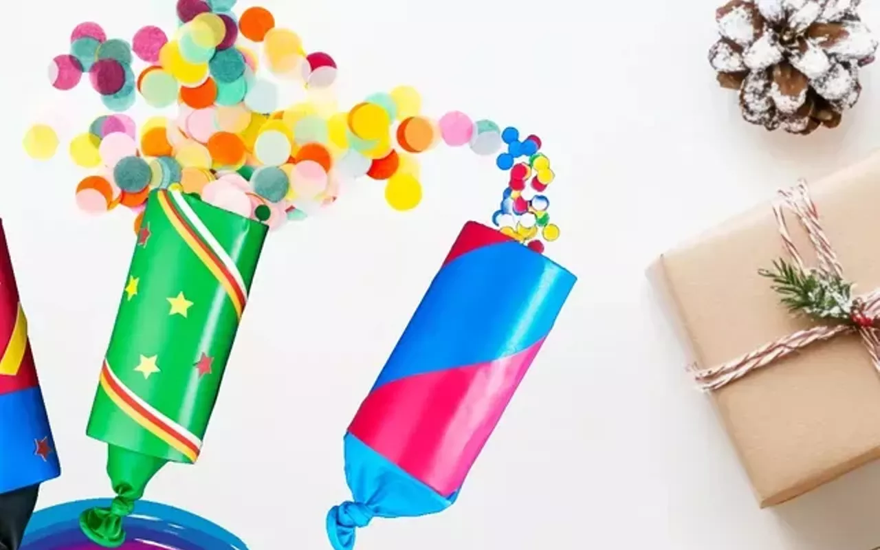 Image: Holiday Paper Boxes & Poppers