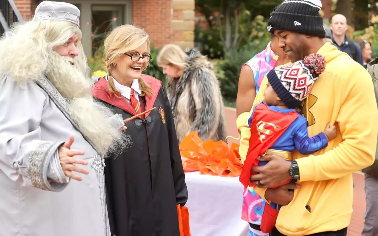 Image: Trick or Treat at the Governor's Mansion