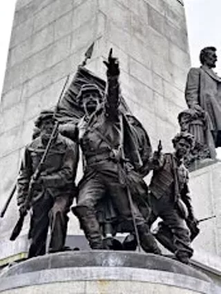 Image: Upper Deck Tours of the Lincoln Tomb